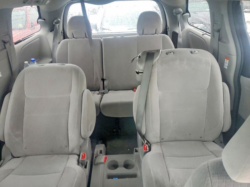 2015 Toyota Sienna le