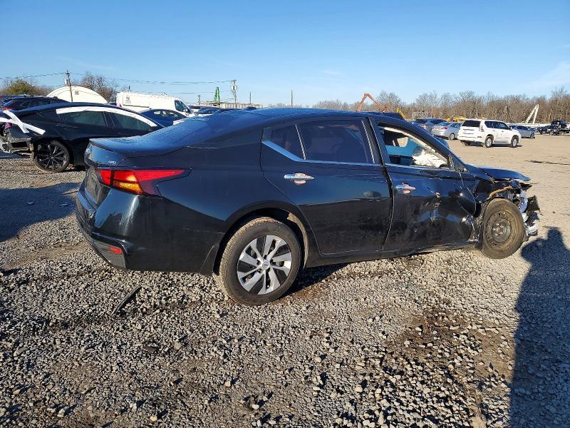 2019 Niss Altima s