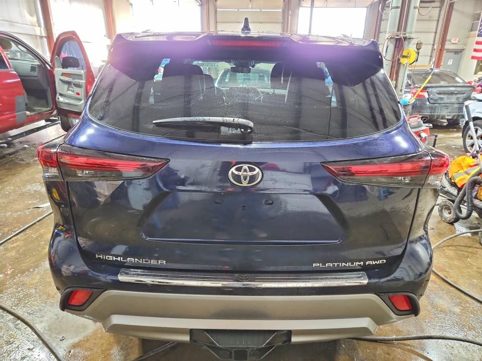 2025 Toyota Highlander Platinum