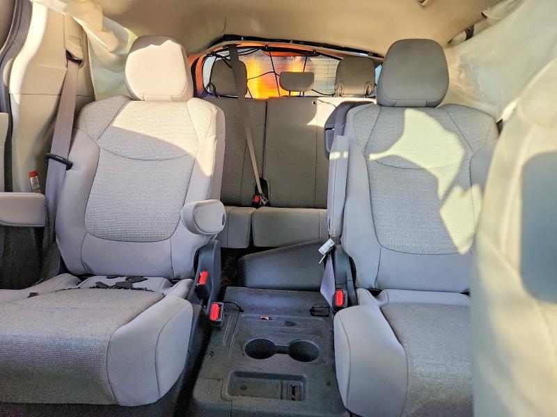 2024 Toyota Sienna le 8-passenger