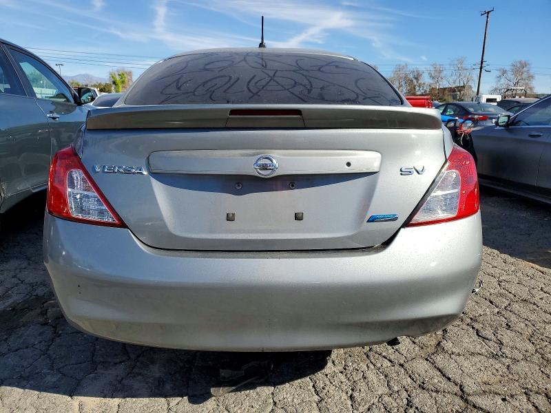 2013 Nissan Versa s