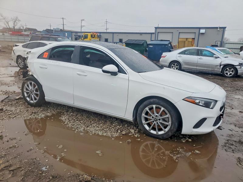 2022 Mercedes-Benz A 220