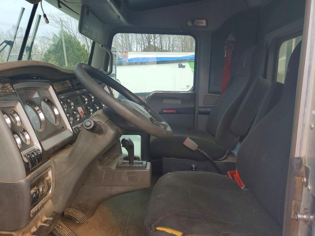 2012 Kenworth T800 Semi Truck