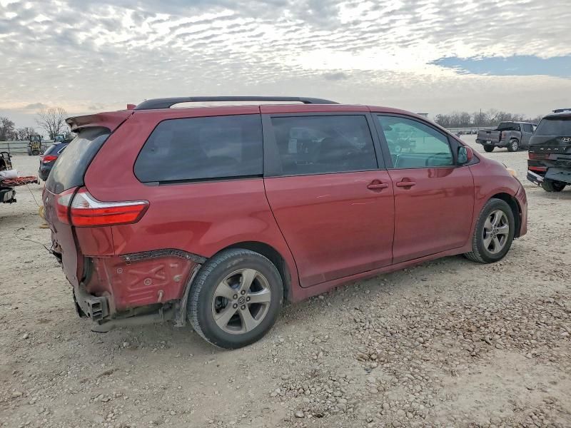 2018 Toyota Sienna le