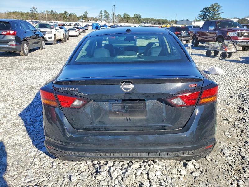 2024 Nissan Altima sr