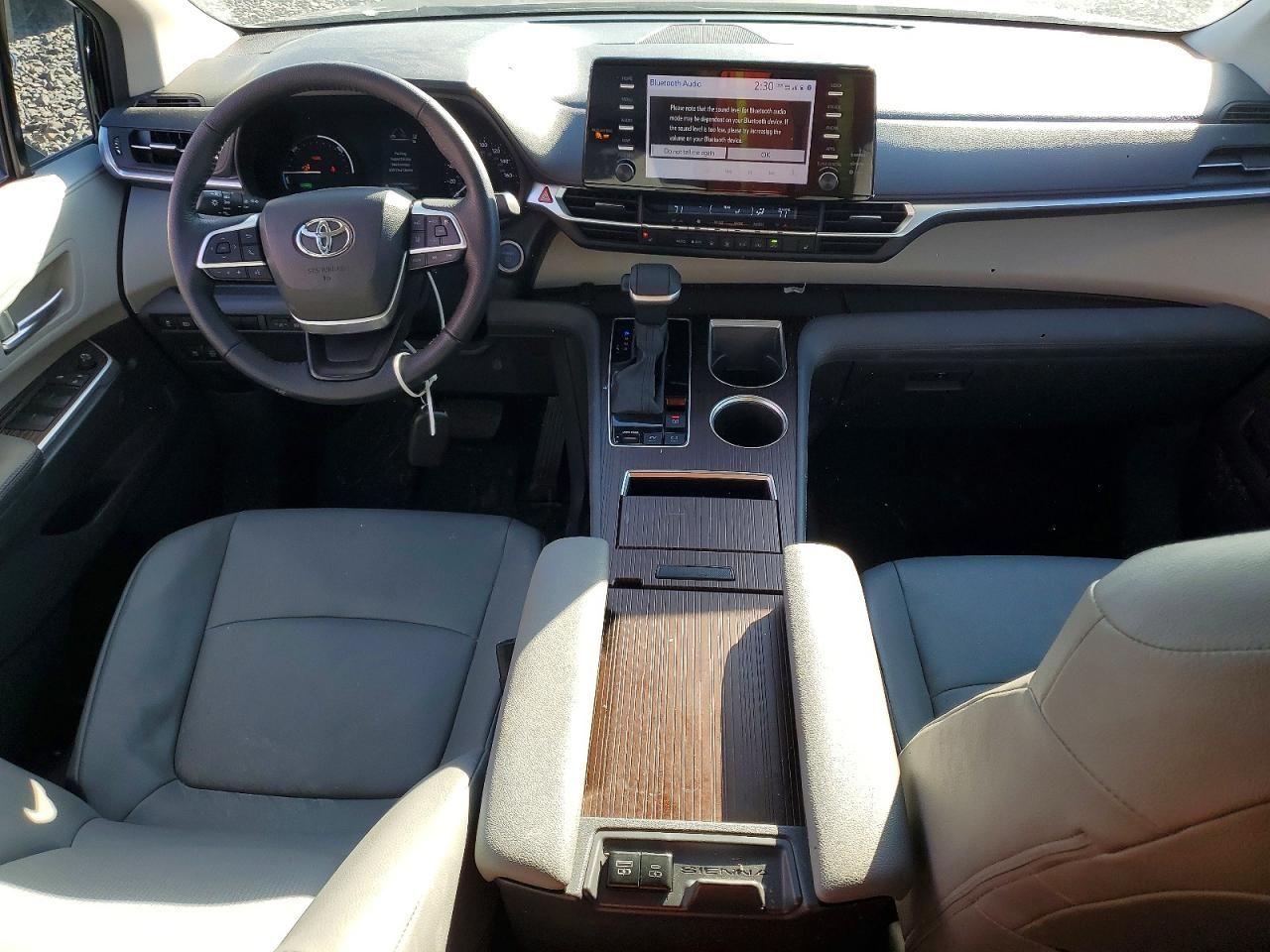 2023 Toyota Sienna xle