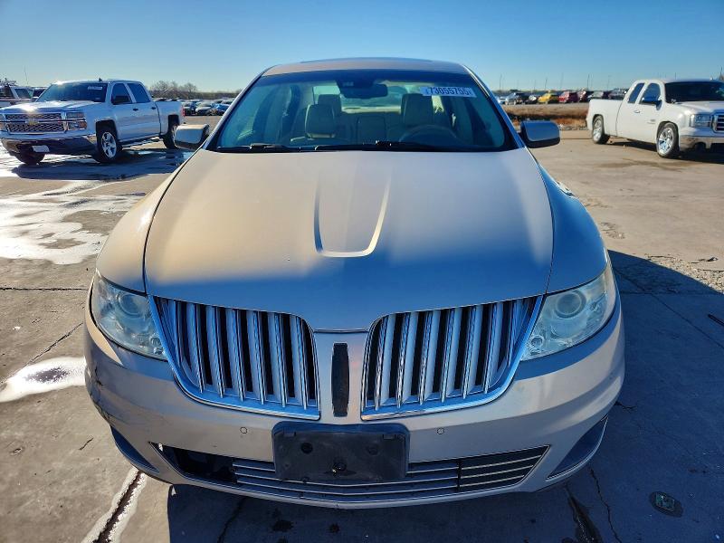 2009 Lincoln Townhouse MKS