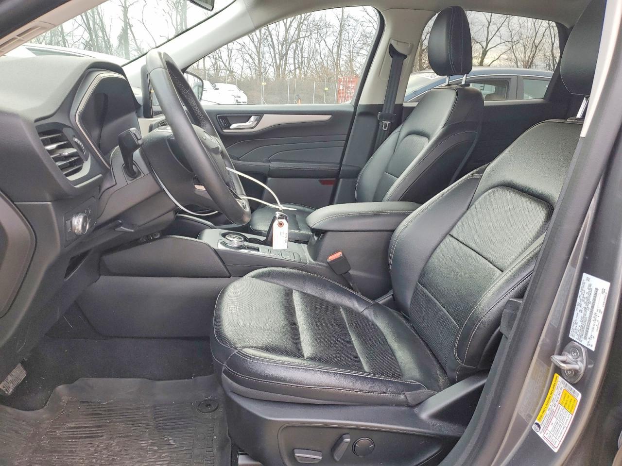 2022 Ford Escape sel