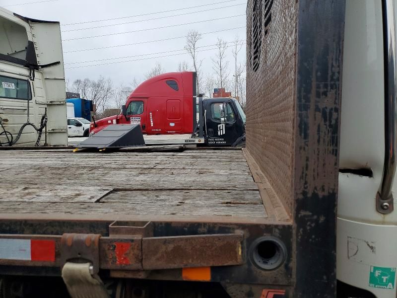 2014 Freightliner Business Class M2 Flatbed Truck