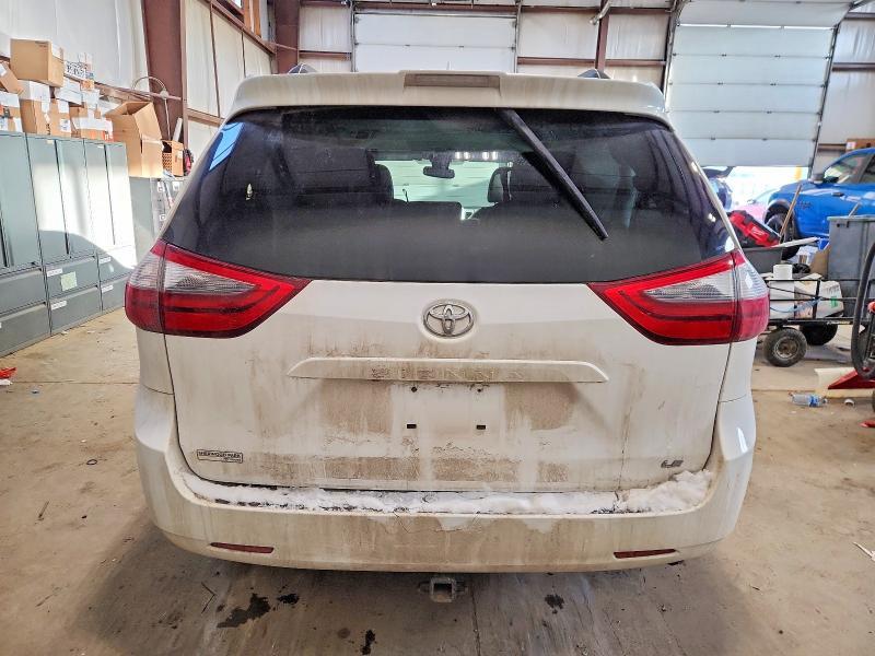 2020 Toyota Sienna le
