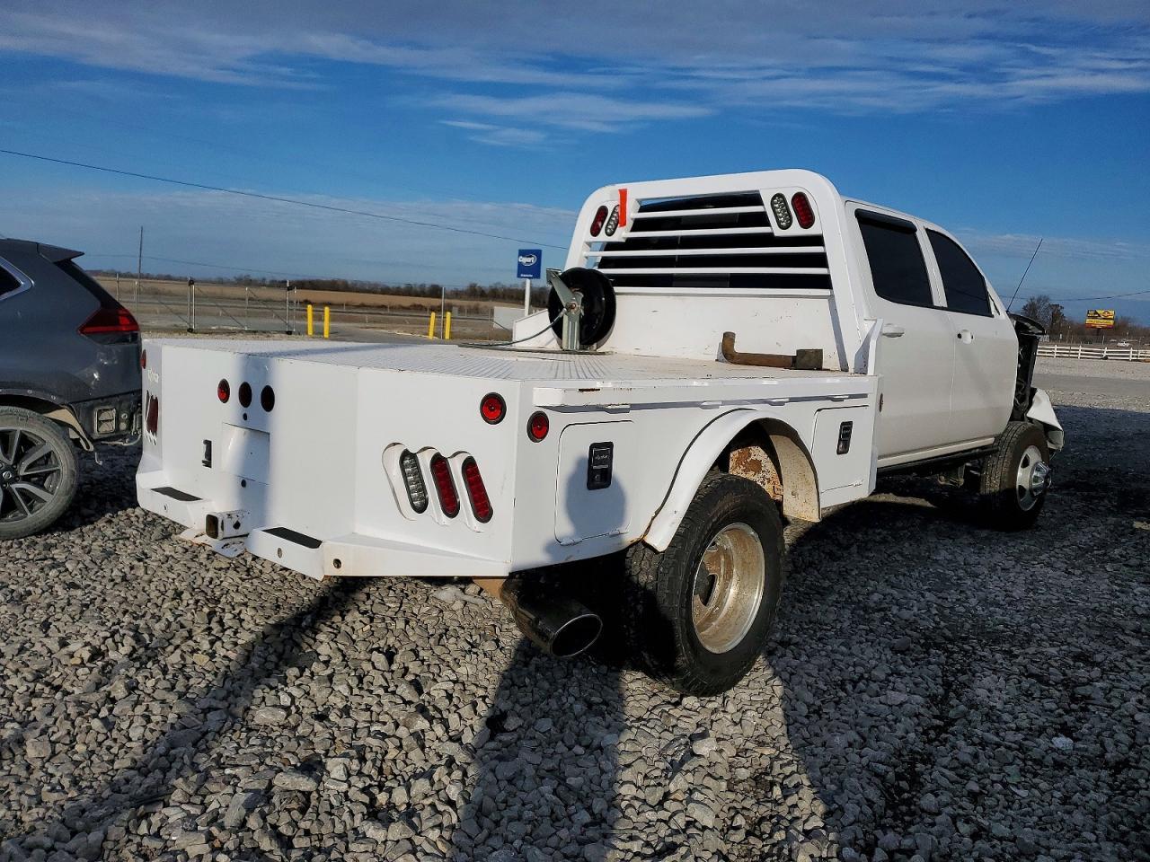 2018 Chevrolet Silverado Flatbed Truck