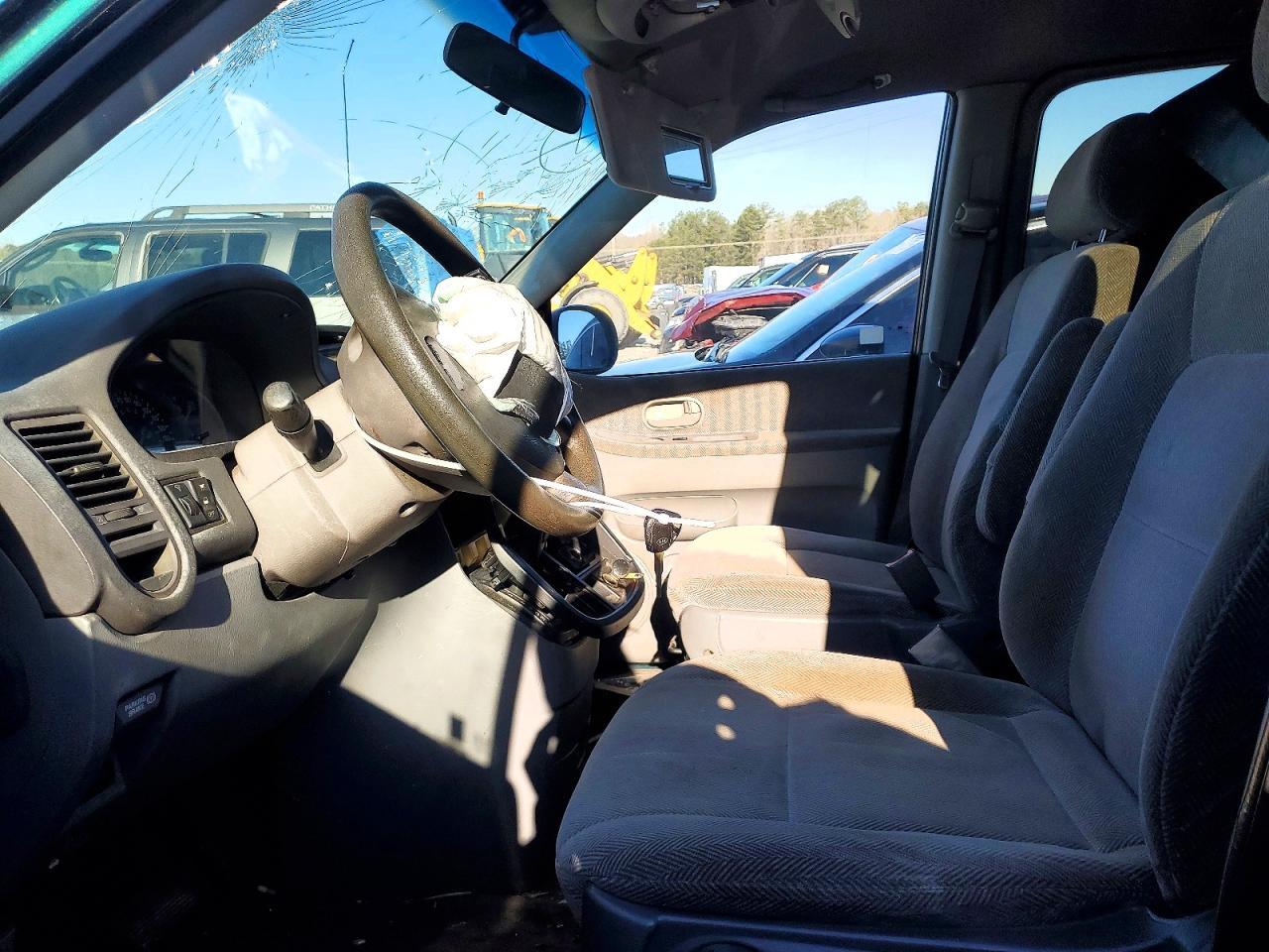 2003 KIA Sedona ex