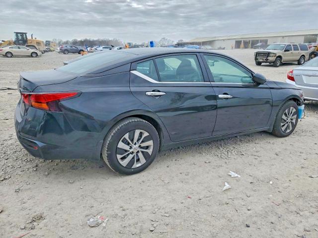 2022 Nissan Altima s