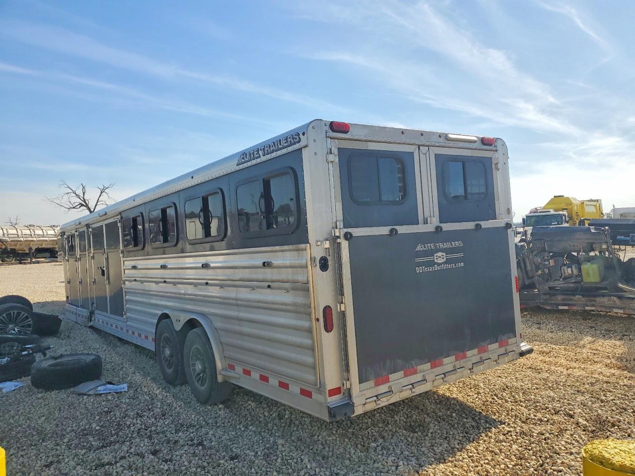 2023 Elite Trailer 2023 Elite Horse Trailer