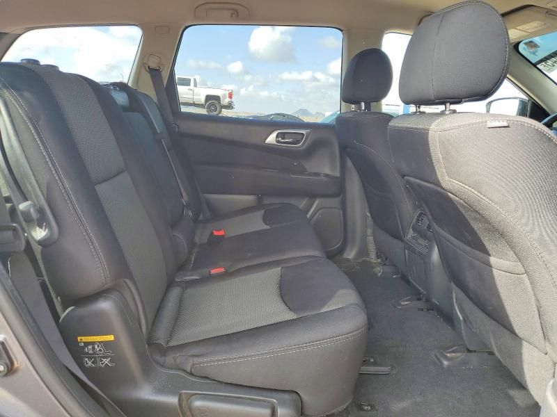 2017 Nissan Pathfinder s