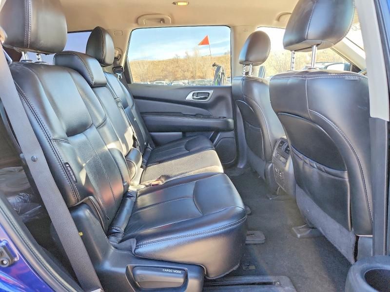 2020 Nissan Pathfinder sl