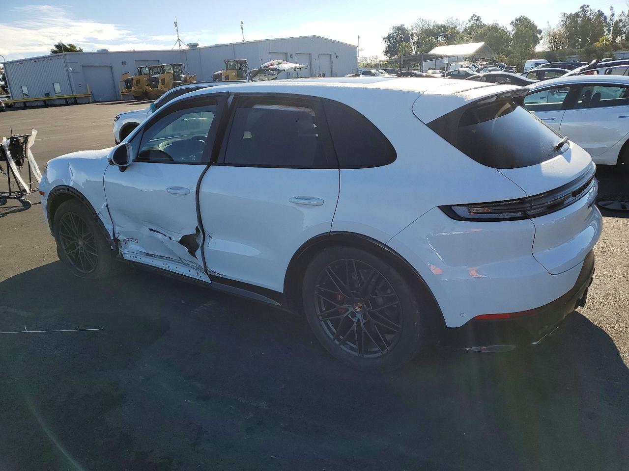 2025 Porsche Cayenne gts