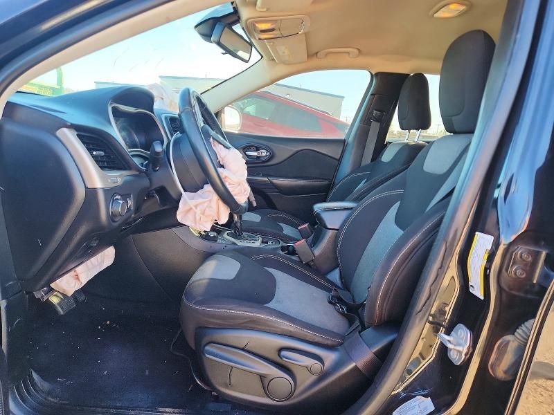 2016 Jeep Cherokee Sport