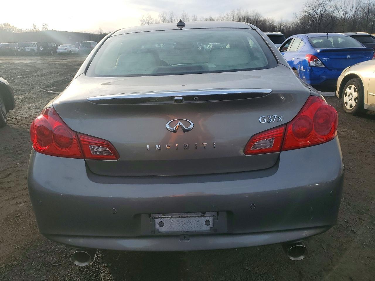 2012 Infiniti G37