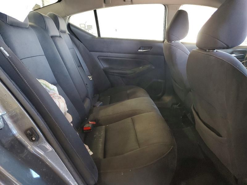 2019 Nissan Altima s