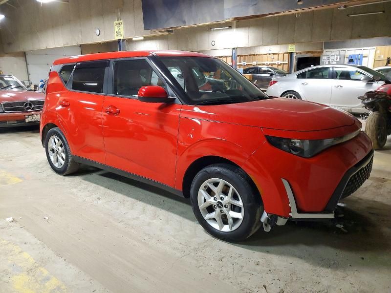 2023 KIA Soul lx