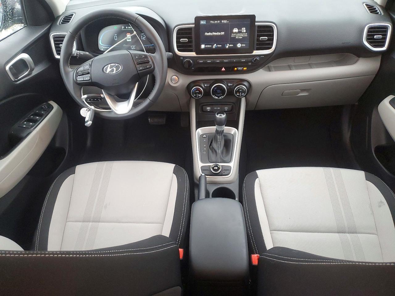 2025 Hyundai Venue sel
