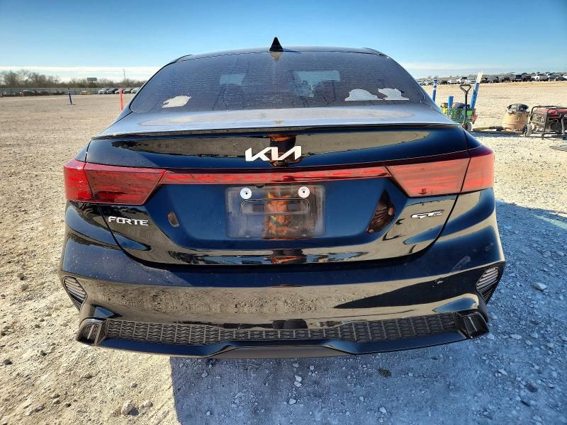2022 KIA Forte gt Line