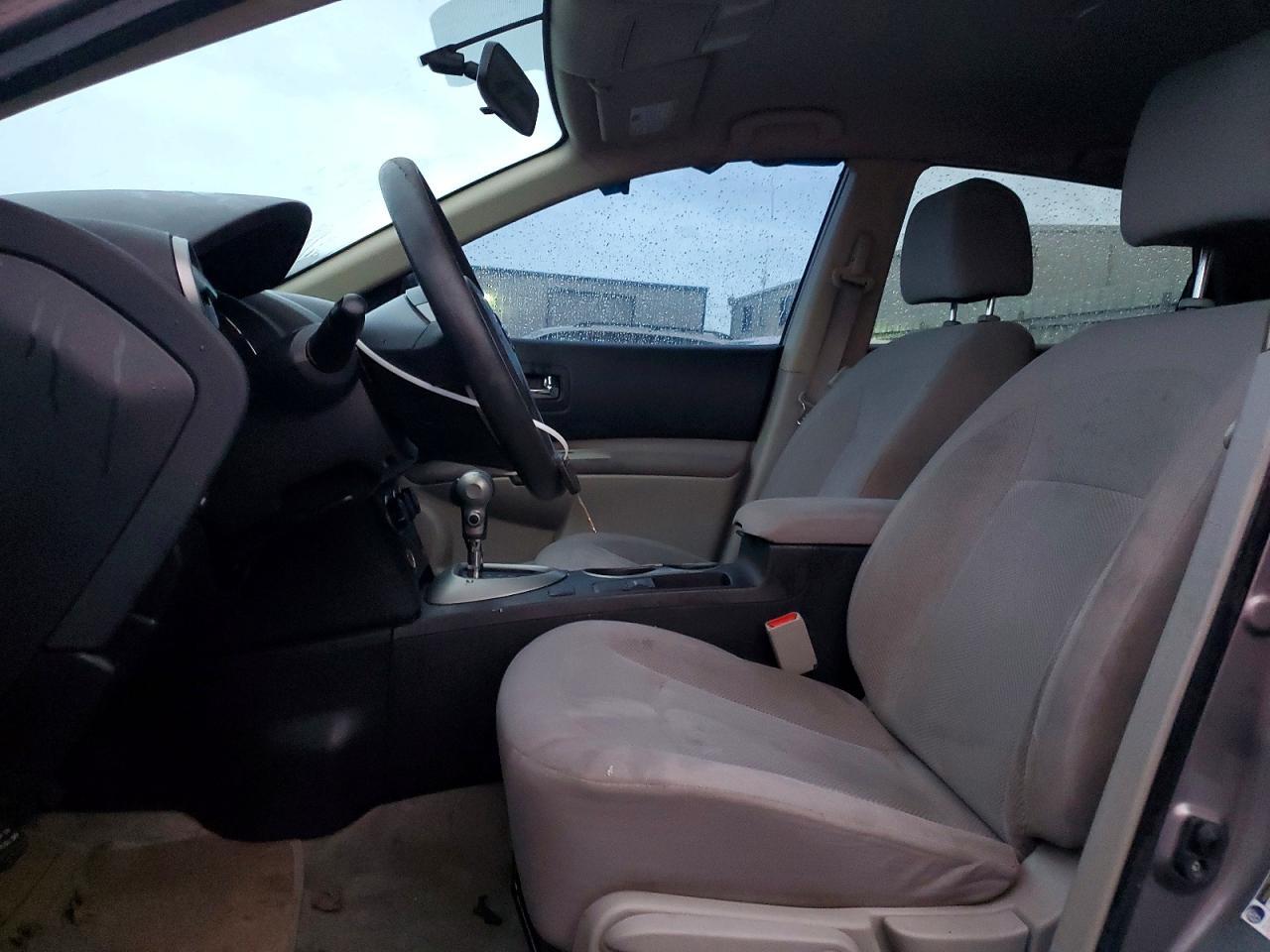 2015 Nissan Rogue s aw