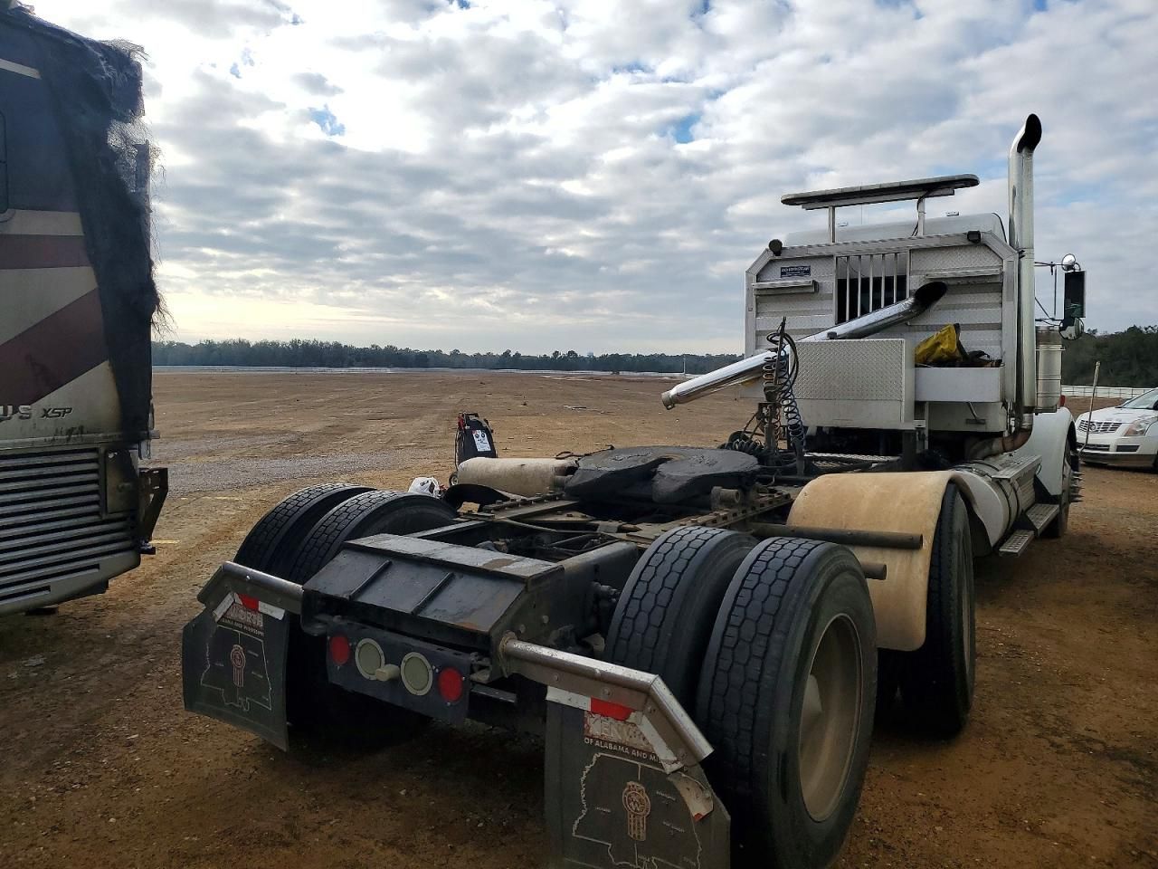 2011 Kenworth W900 Semi Truck