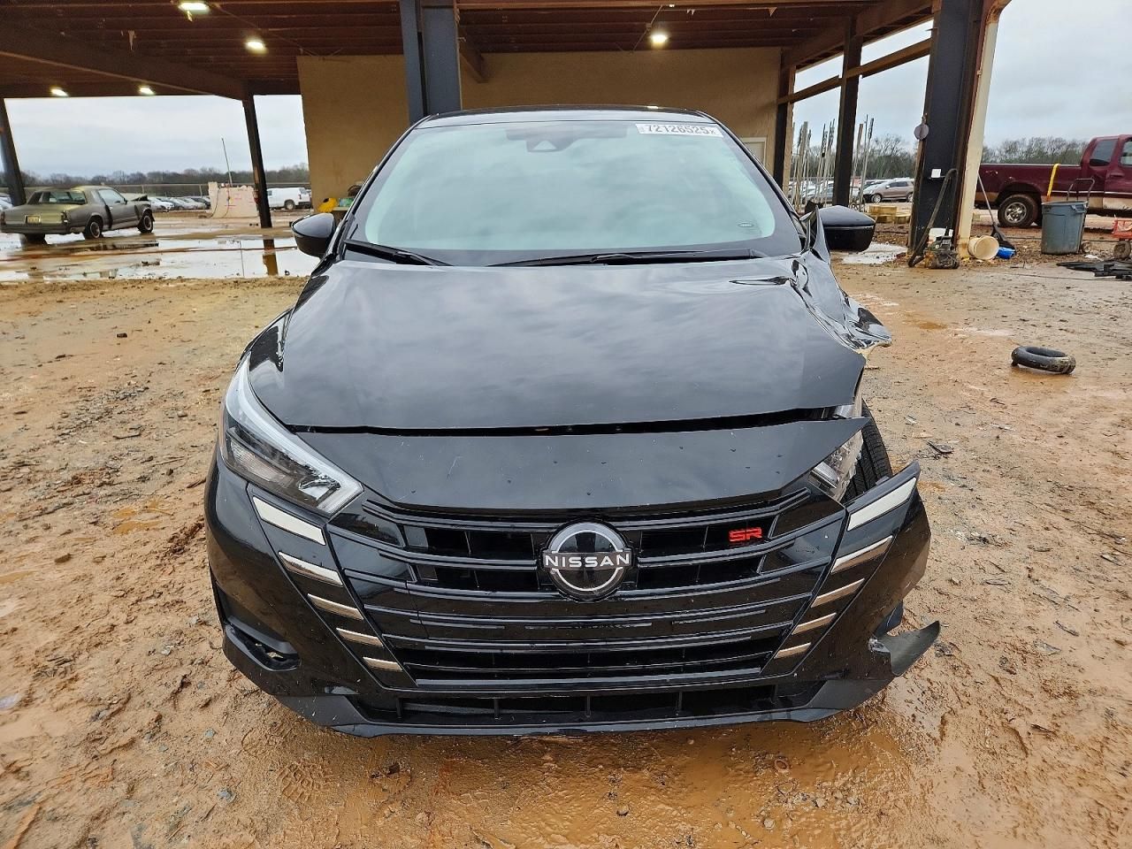 2023 Nissan Versa sr