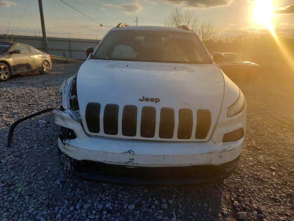 2017 Jeep Cherokee Sport