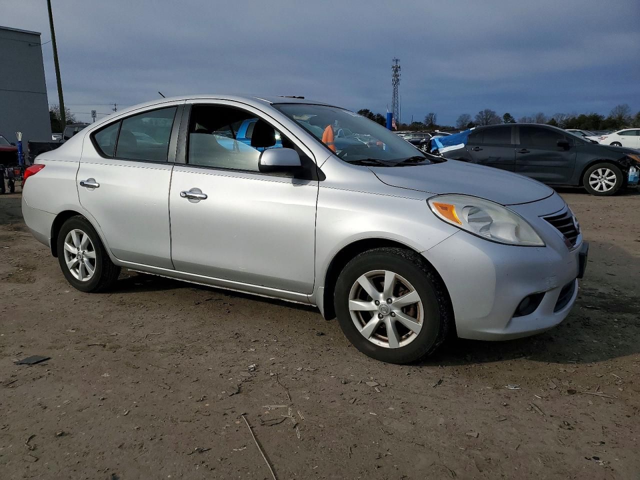 2012 Nissan Versa s