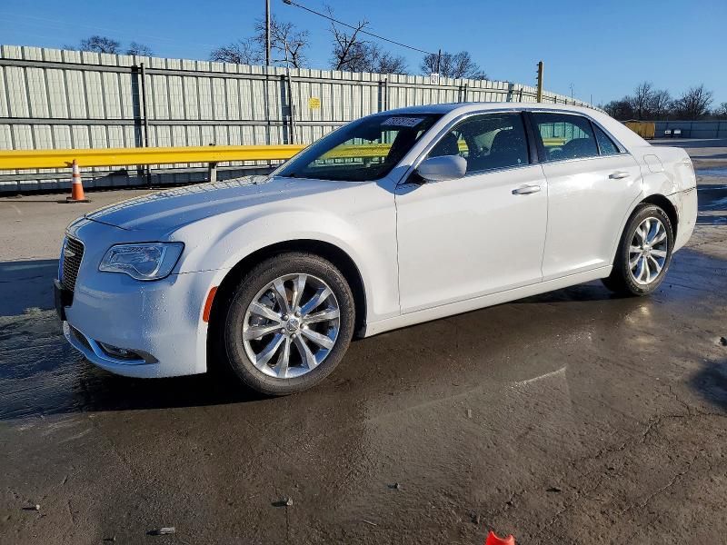 2016 Chrysler 300 Limited