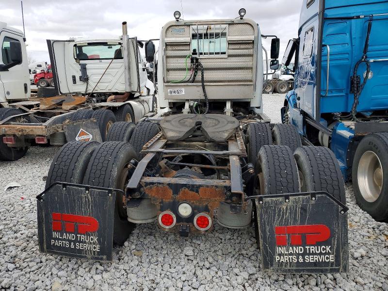 2015 Freightliner Business Class M2 Semi Truck