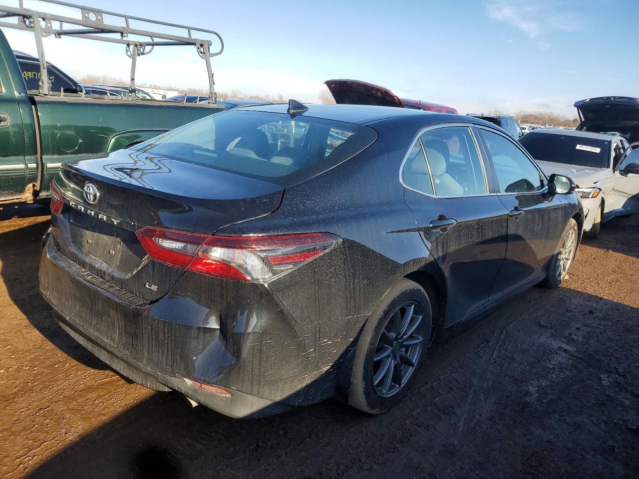 2022 Toyota Camry le