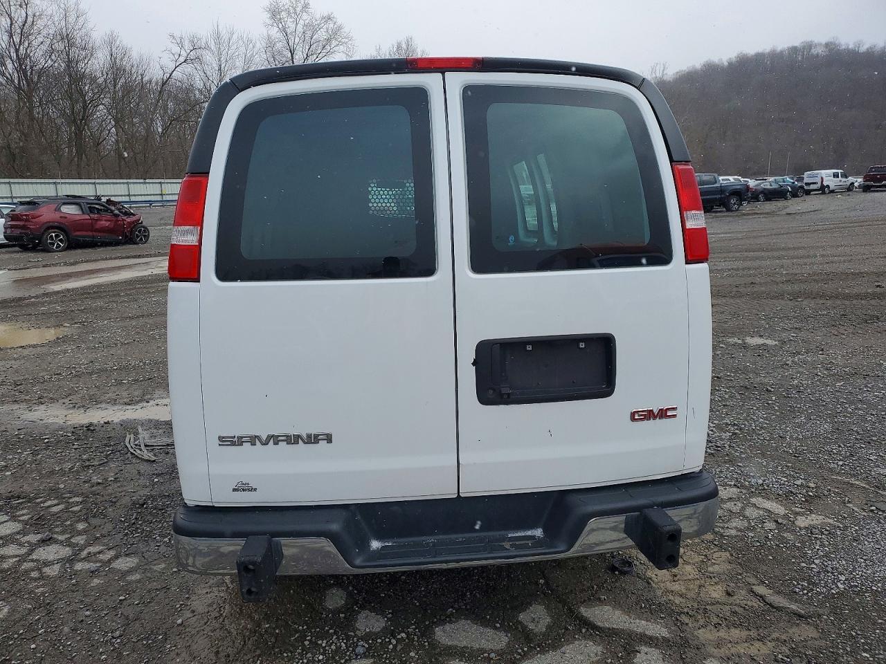 2022 GMC Savana G2500 Delivery Van