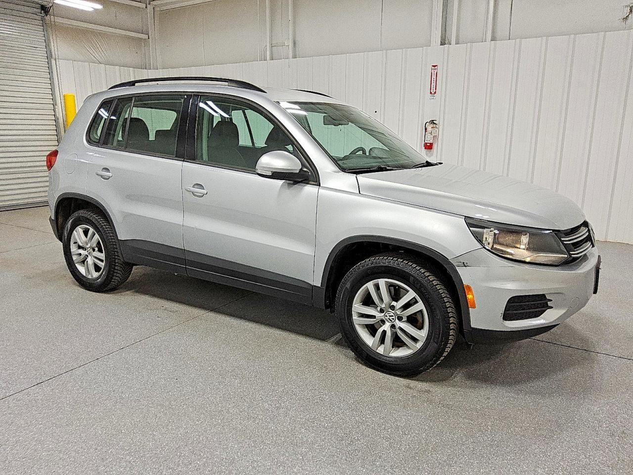 2016 Volkswagen Tiguan s