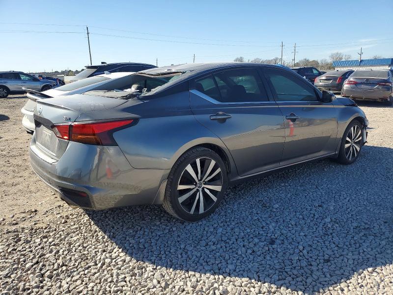 2020 Nissan Altima sr