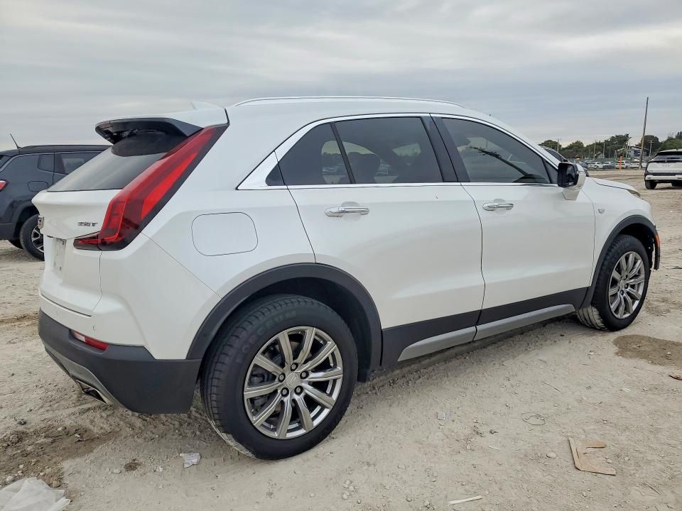 2022 Cadillac XT4 Premium Luxury