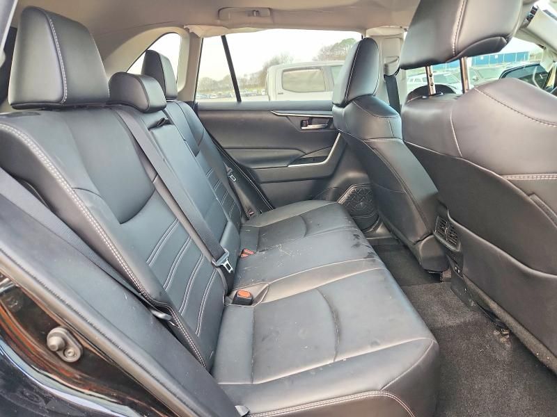 2021 Toyota Rav4 xle Premium