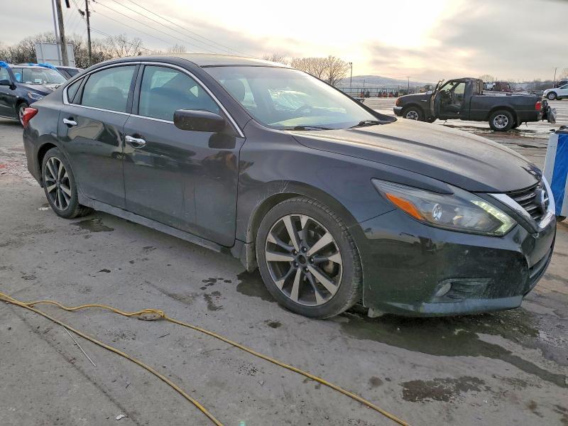 2016 Niss Altima 2.5 sr