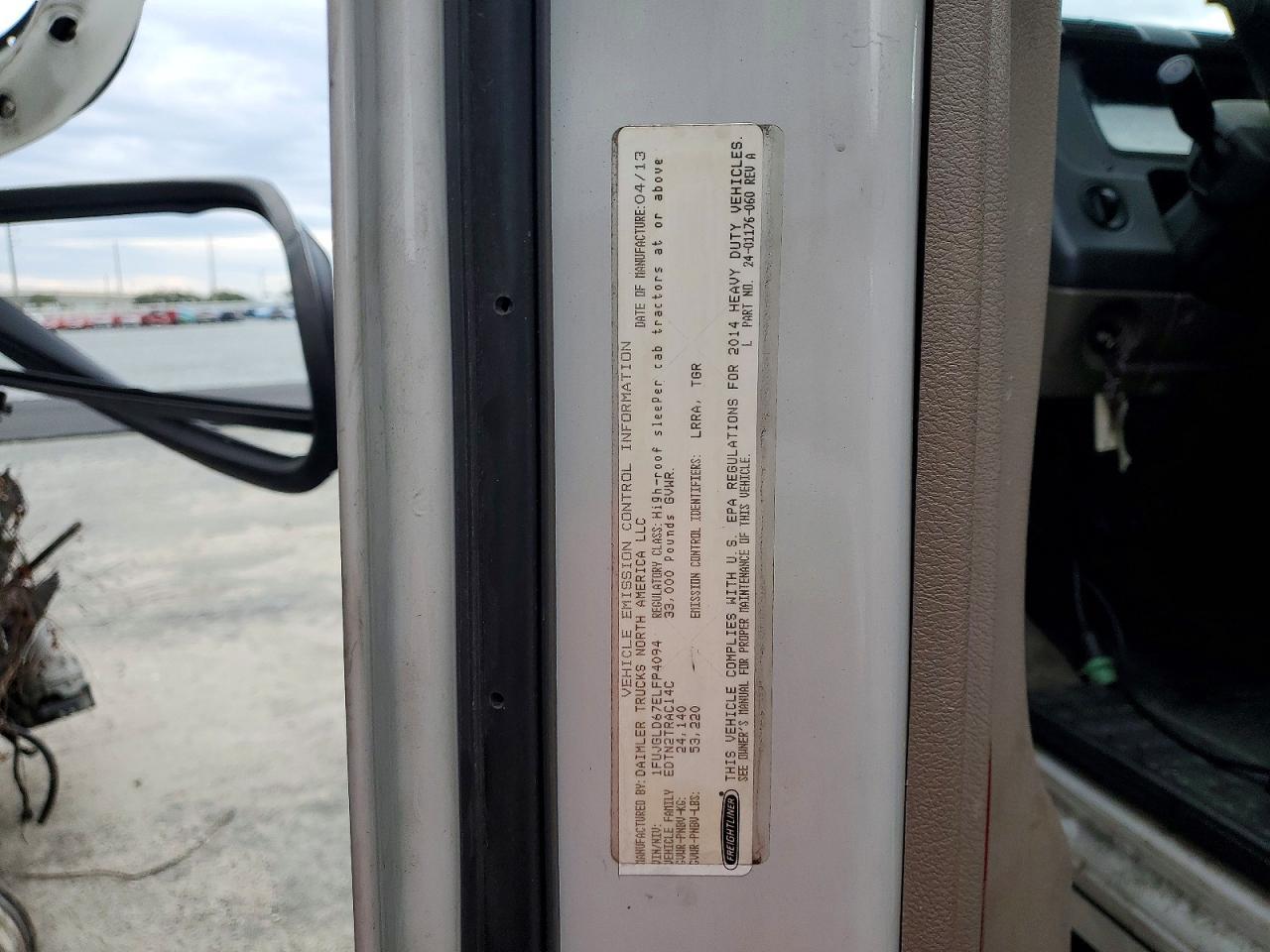 2014 Freightliner Cascadia 125 Semi Truck