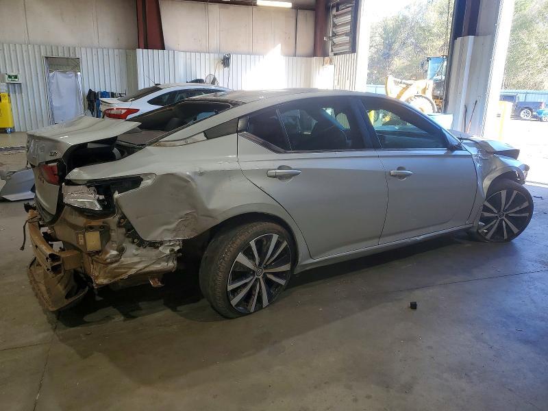2021 Nissan Altima sr
