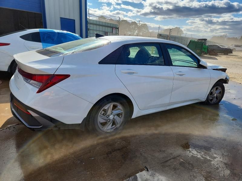 2025 Hyundai Elantra se