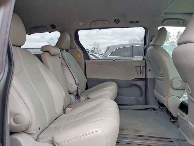 2013 Toyota Sienna xle