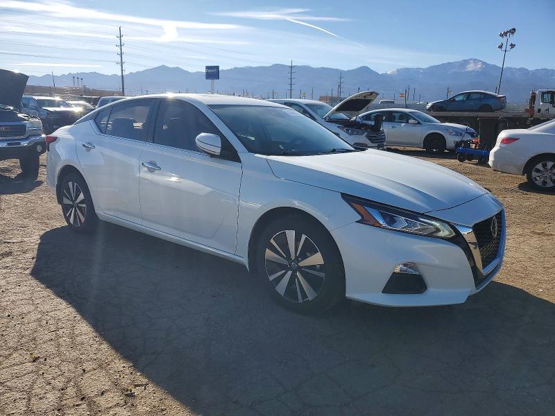 2022 Niss Altima 2.5 sv
