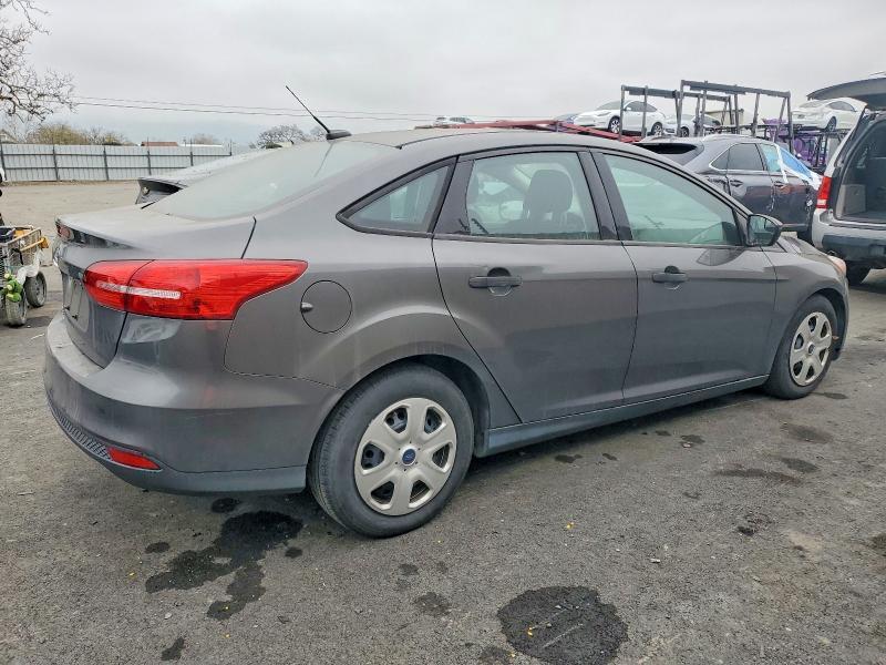 2016 Ford Focus s