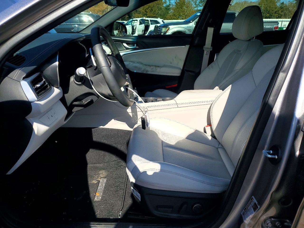 2025 Genesis G70 Base