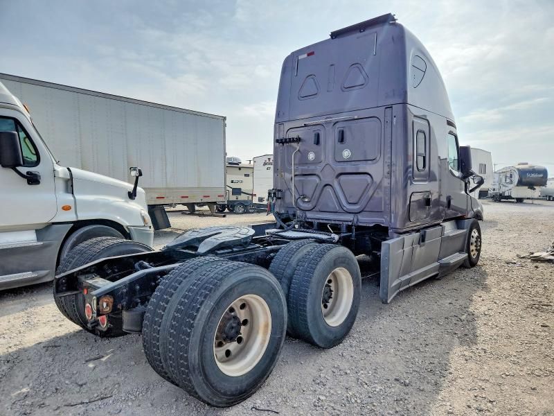 2019 Freightliner Cascadia 126 Semi Truck
