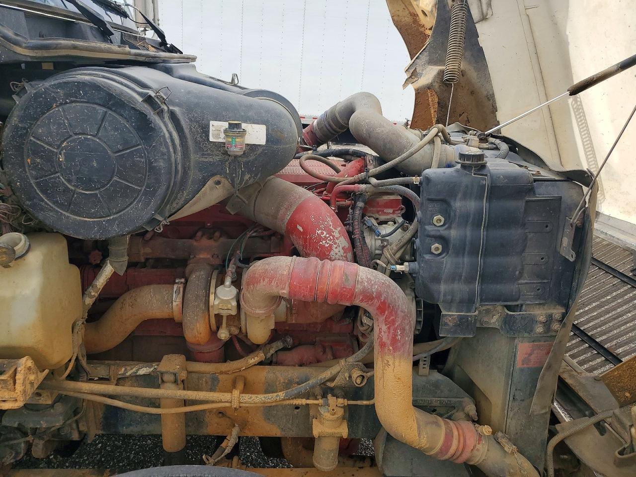 2006 International 2000 International 9400I Semi Truck